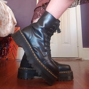 Black platform Dr Martens